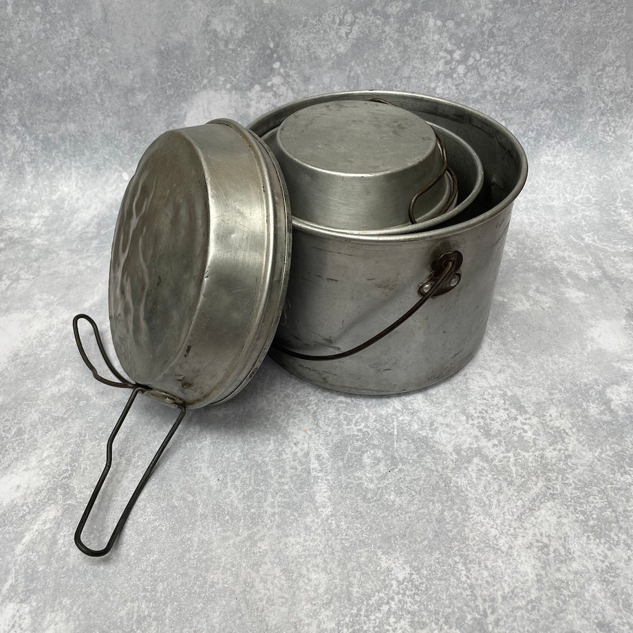 Vintage Bulldog? Brand Aluminum Nesting Pots 3 / with Lids/Pans